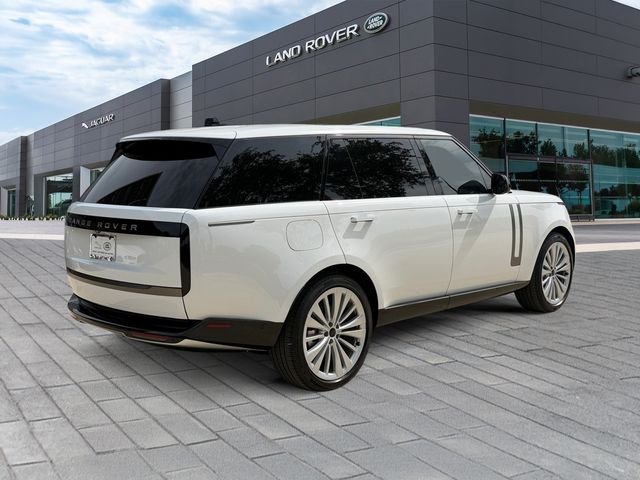 New 2026 Fuji White Land Rover SE image 5