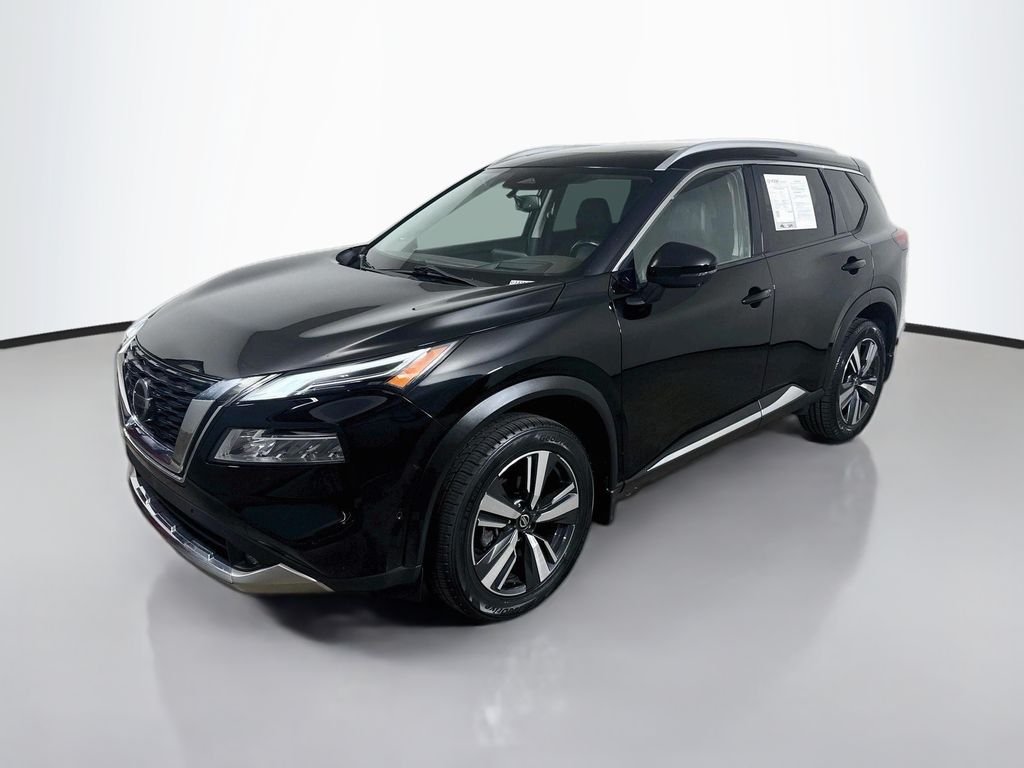 Used 2021 Super Black Nissan Platinum image 3