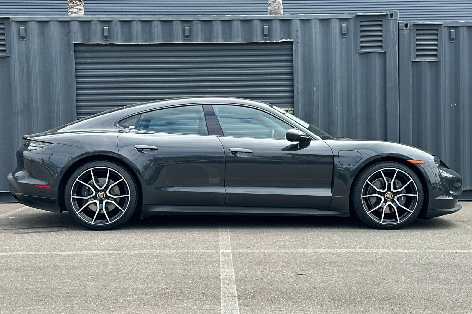 Used 2023 Volcano Grey Metallic Porsche  image 9