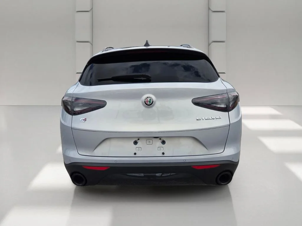 New 2025 Moonlight Gray Metallic Alfa Romeo Base image 6
