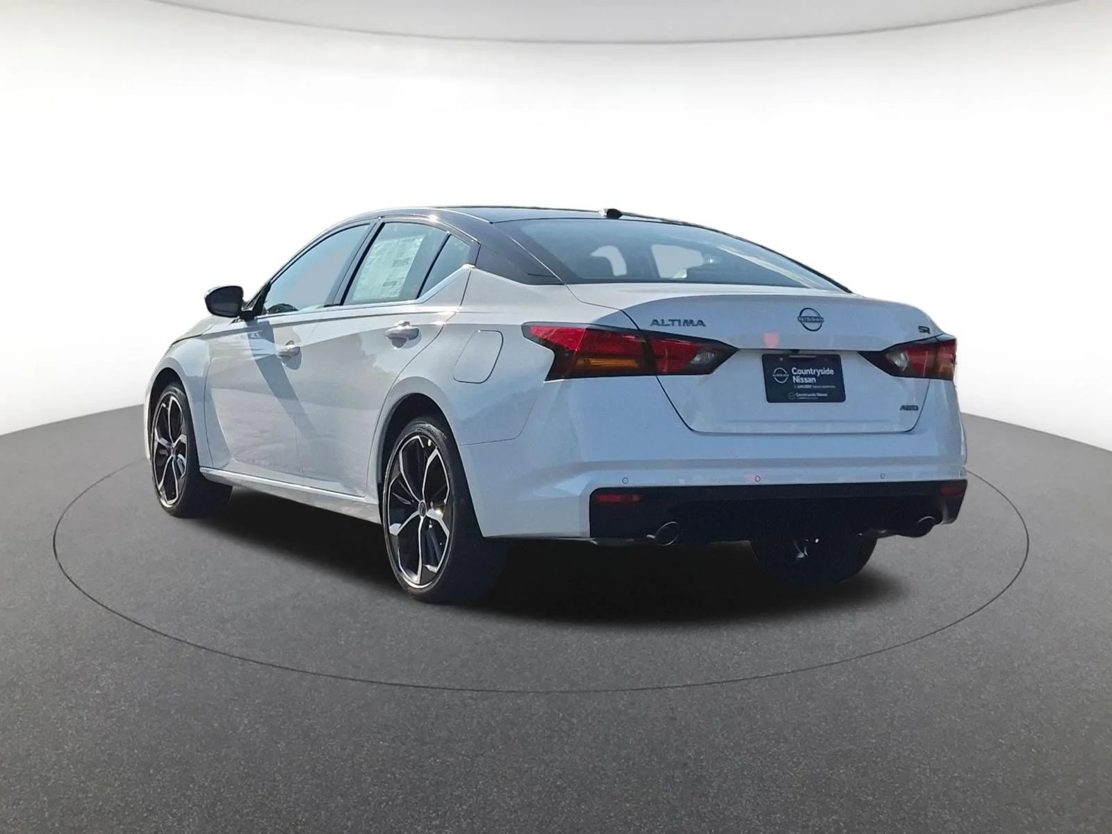 New 2026 Pearl White/Super Black Nissan 2.5 SR image 8