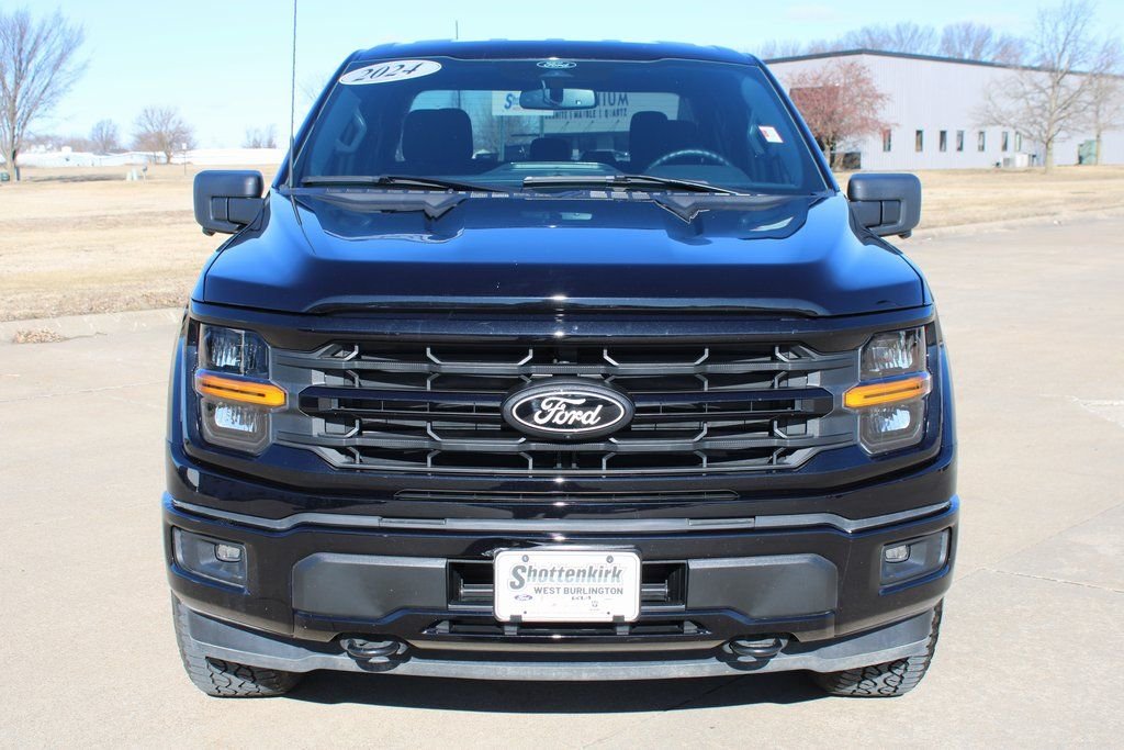 Used 2024  Ford XLT image 2