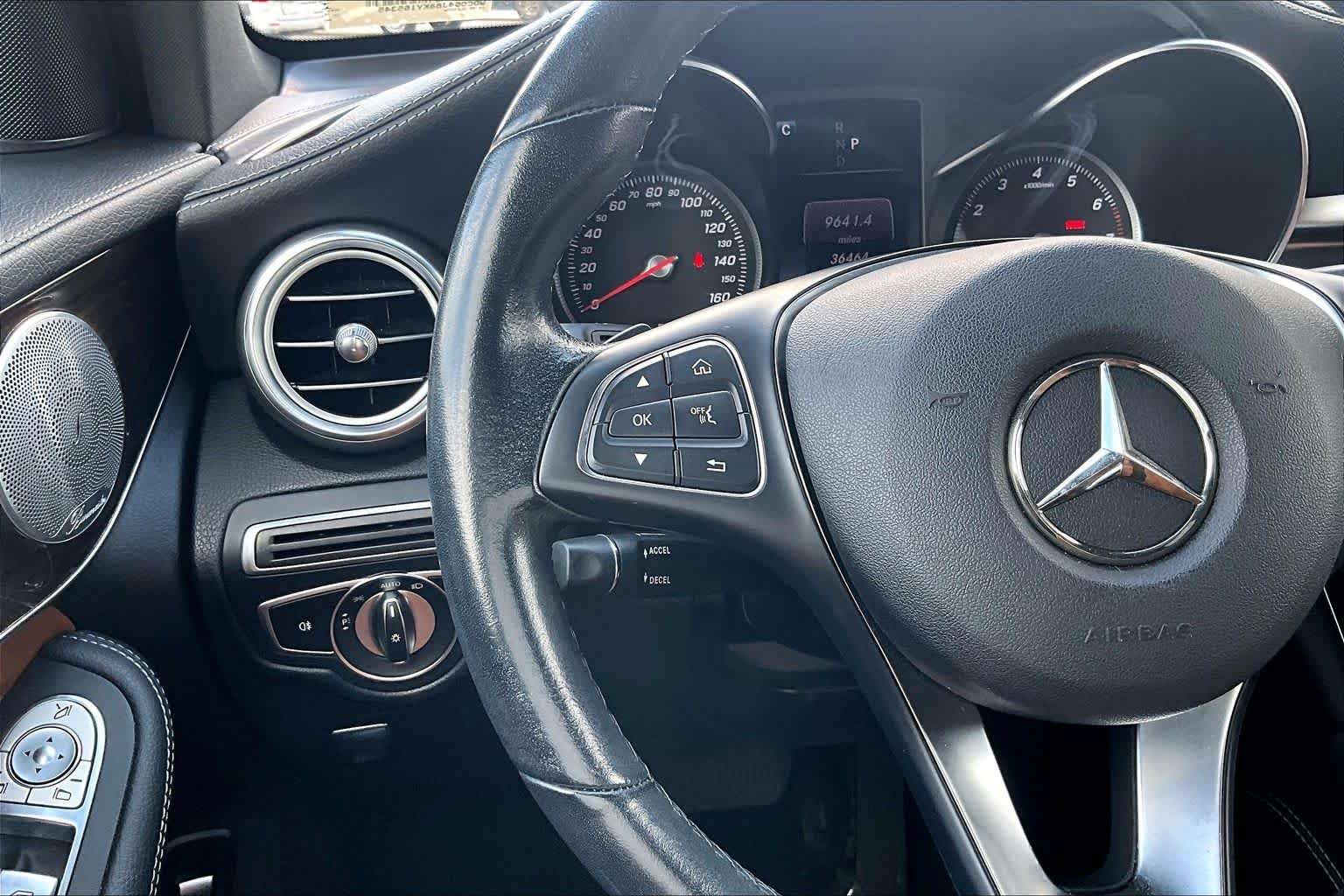 Used 2019 Polar White Mercedes-Benz GLC 300 image 21