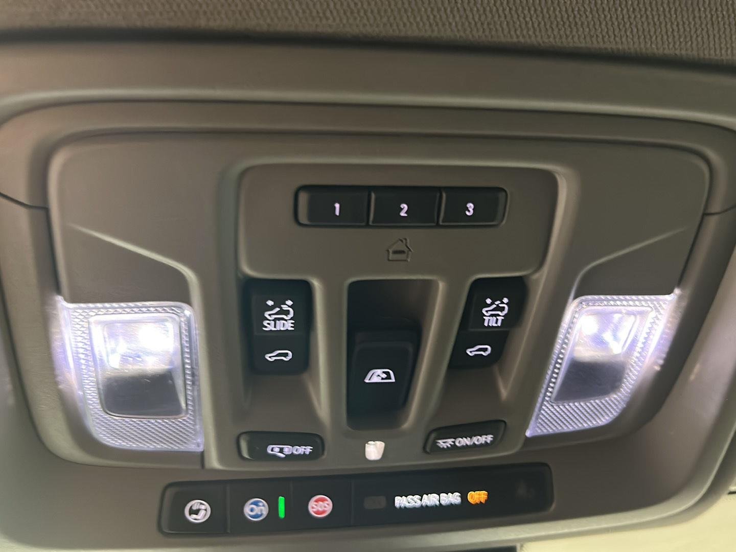 Used 2024 Onyx Black GMC Elevation image 30