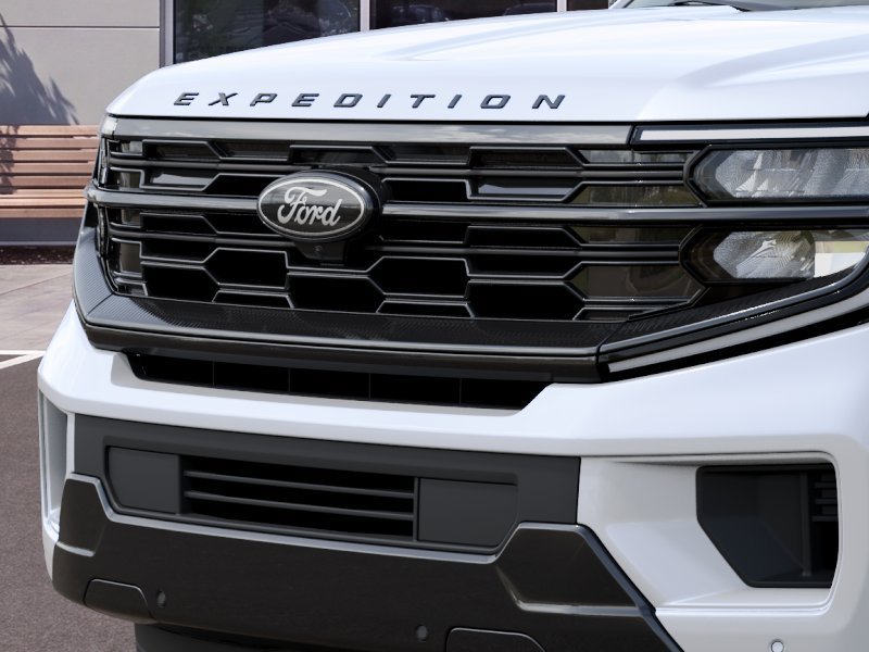 New 2027 Star White Metallic Tri-Coat Ford Platinum image 17