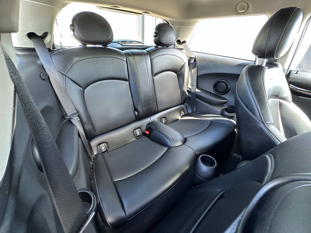 Used 2016 Blue MINI Base image 17