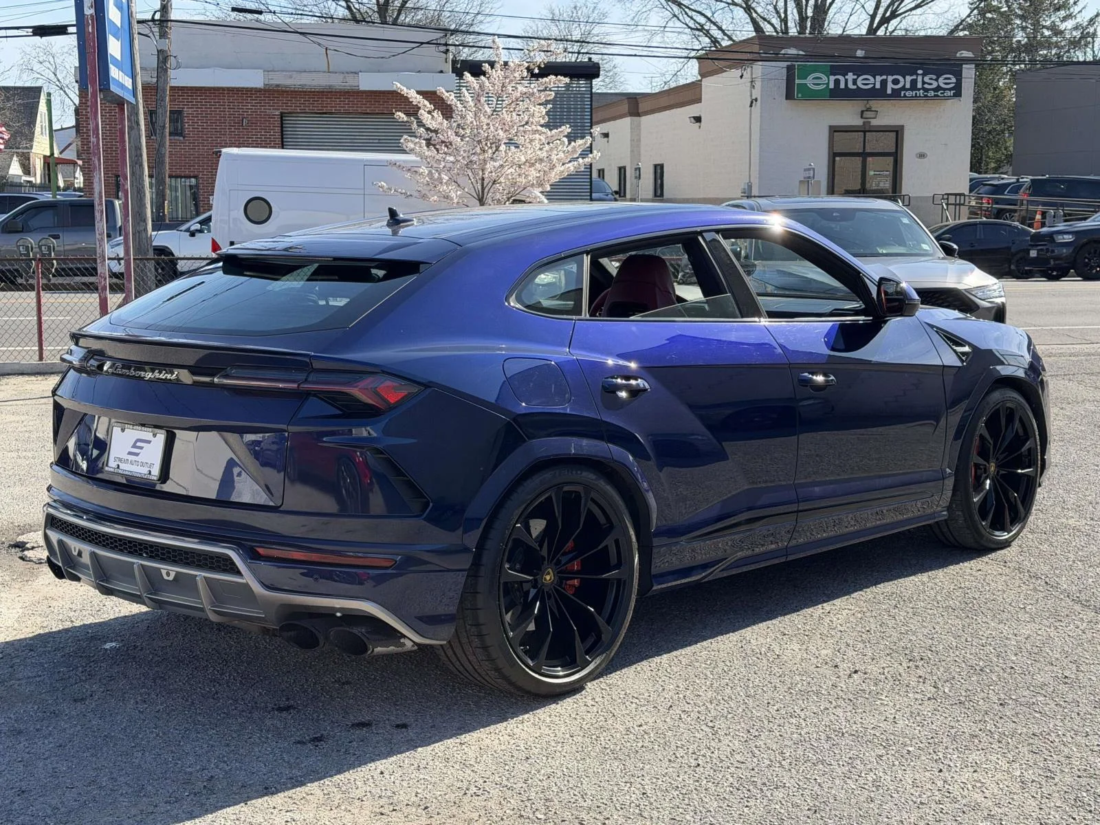 Used 2022 Blue Lamborghini Base image 6