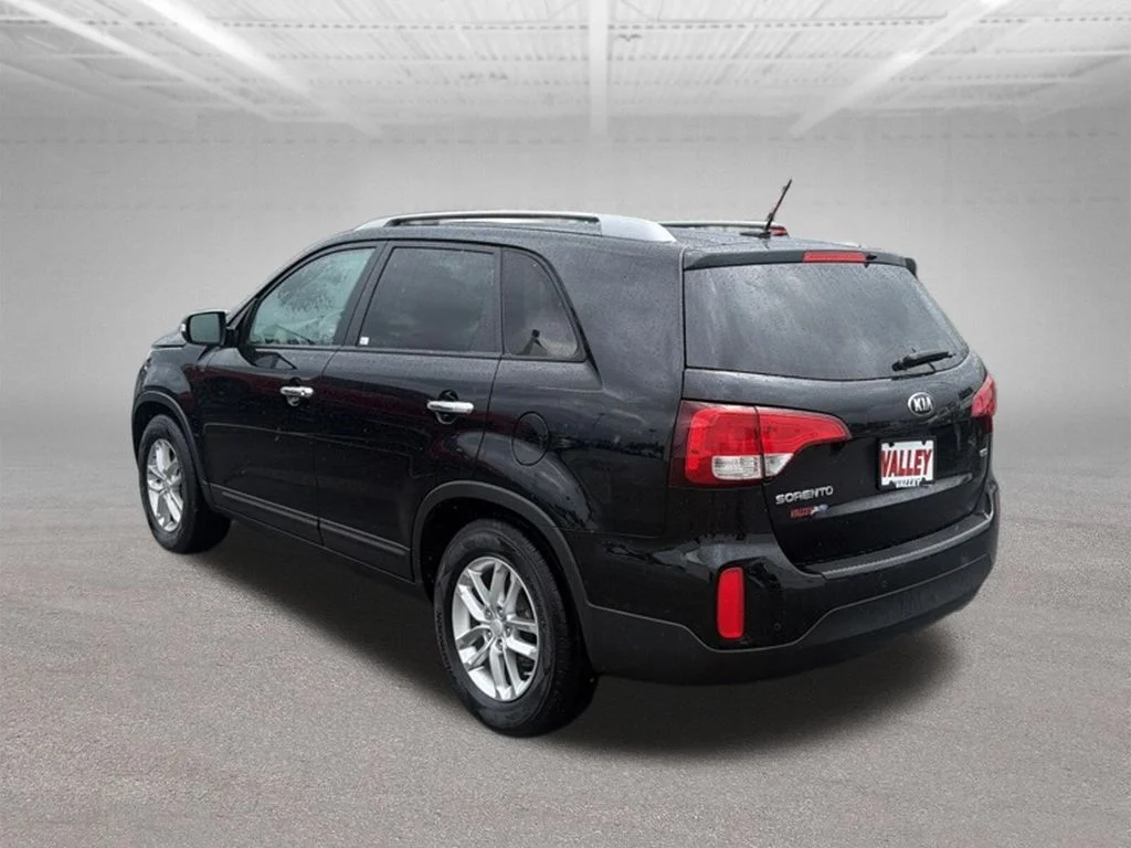 Used 2015 Black Kia LX image 8