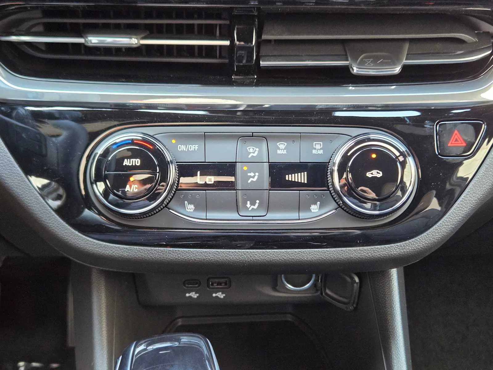 2026 Buick Envista Sport Touring - Photo 13