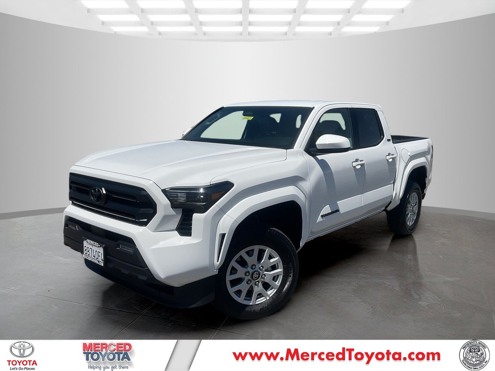 Certified Used 2025 Ice Cap Toyota SR5 image 1