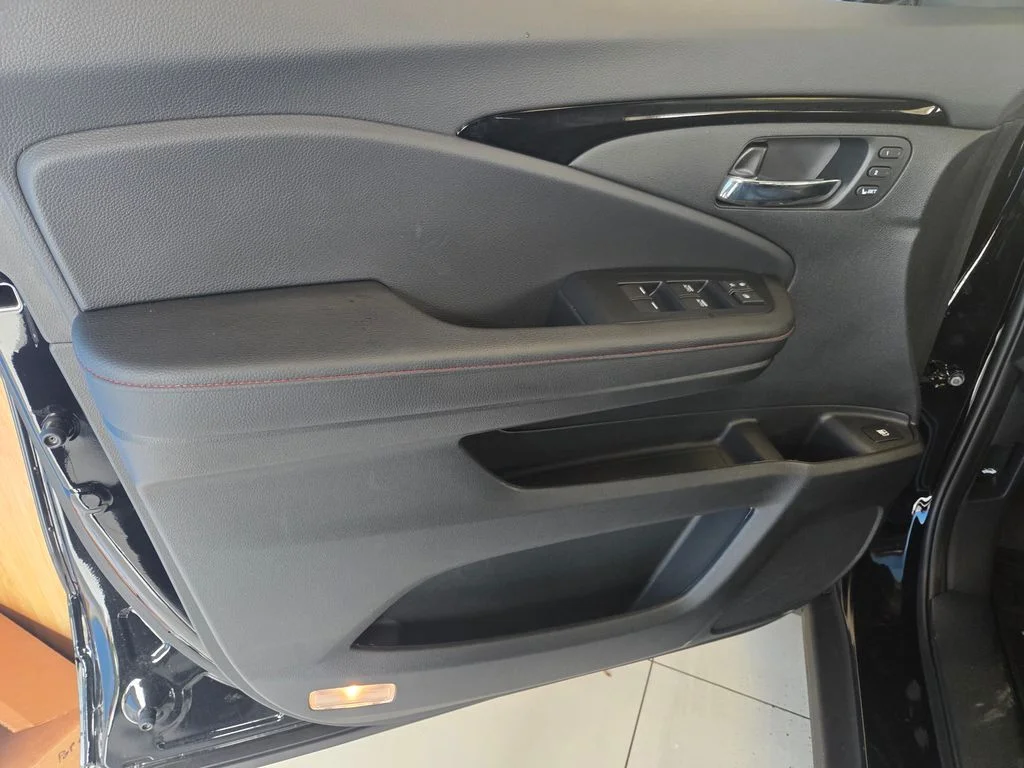 New 2026 Crystal Black Pearl Honda Black Edition image 17