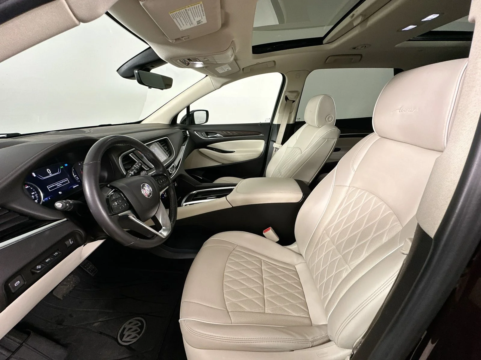 Used 2022 Red Buick  image 32