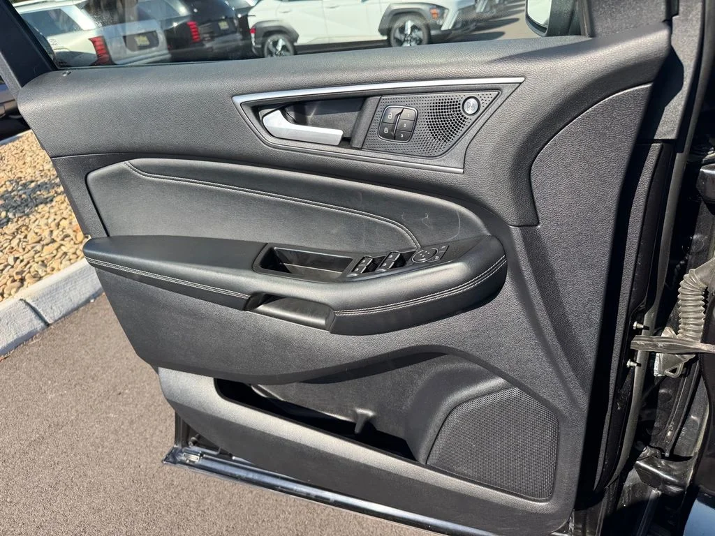 Used 2019 Black Ford Titanium image 22