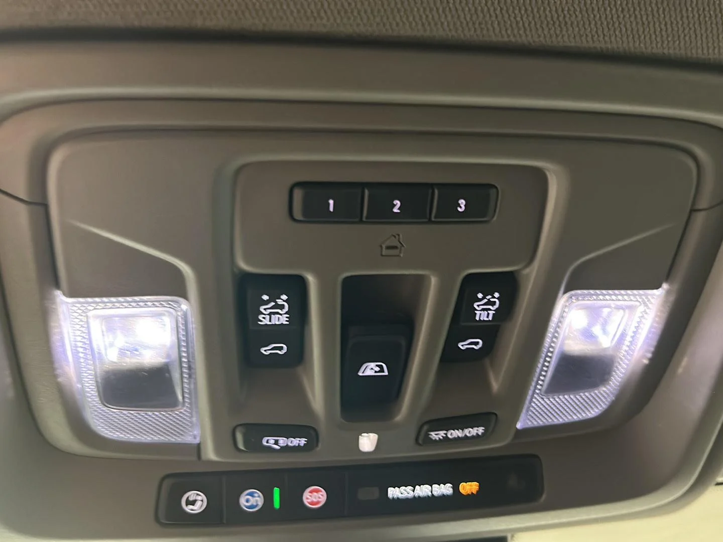 Used 2024 Onyx Black GMC Elevation image 30