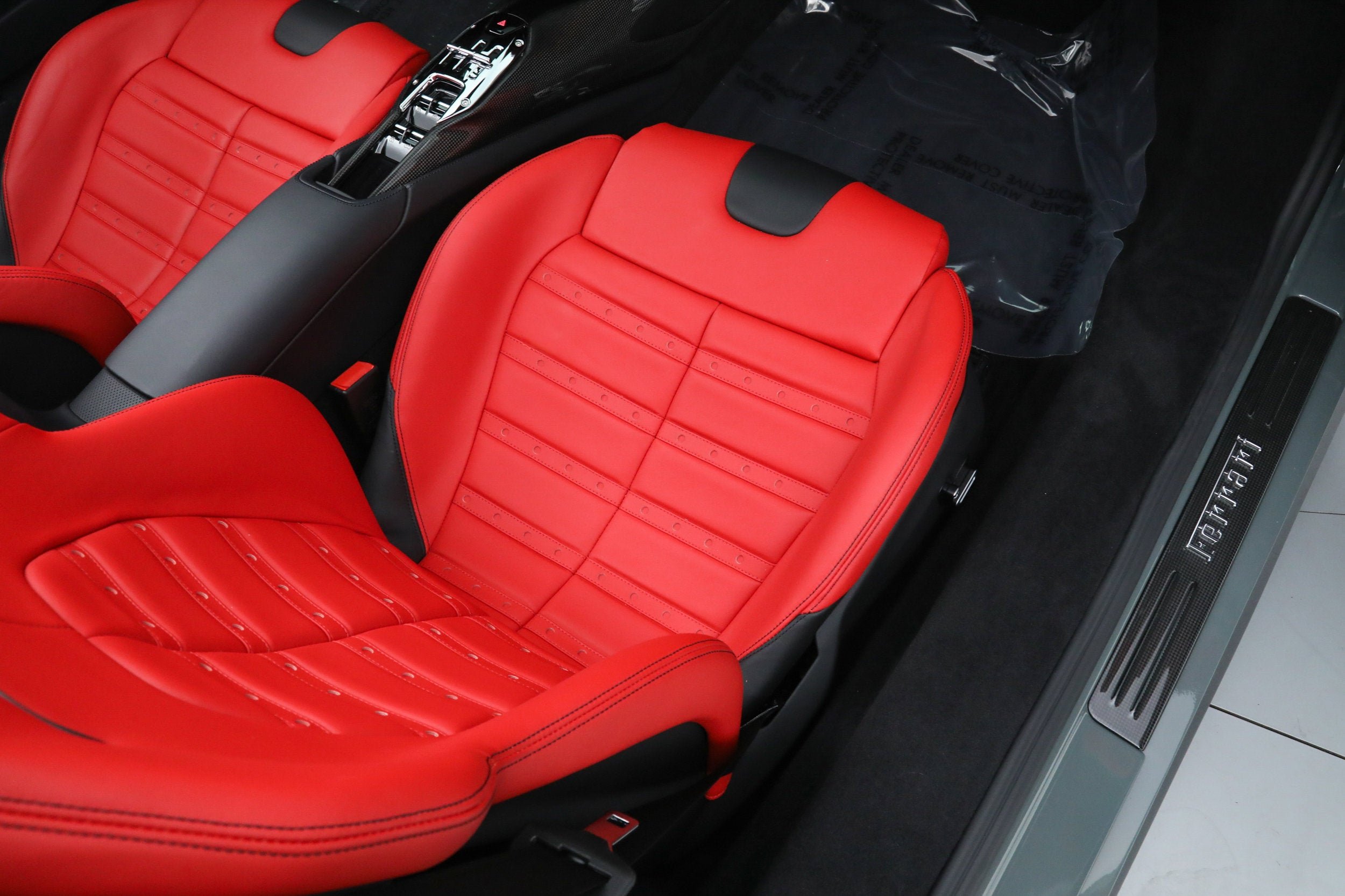 Certified Used 2025 Grigio Medio Ferrari  image 23