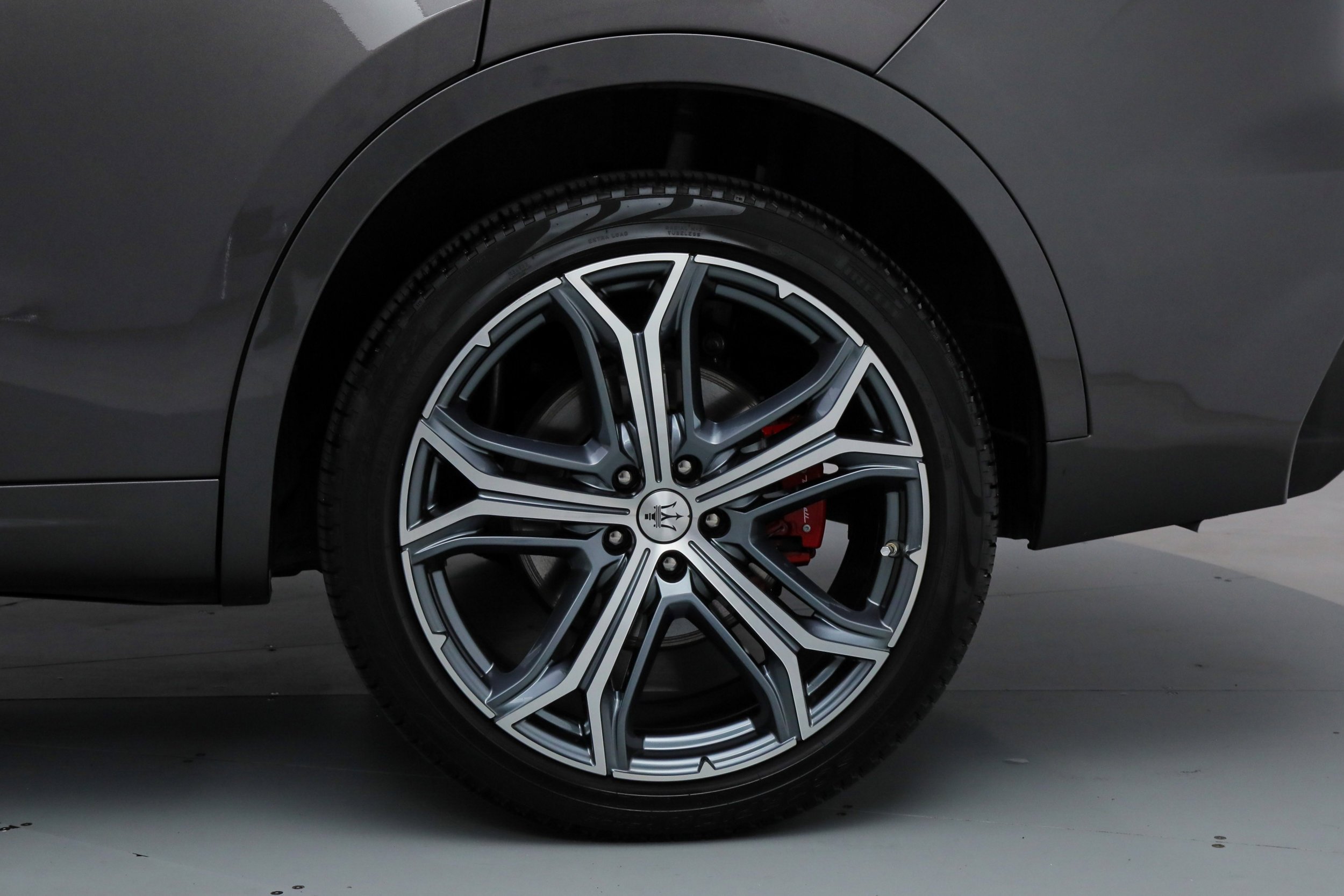 Used 2023 Gray Maserati Modena image 19