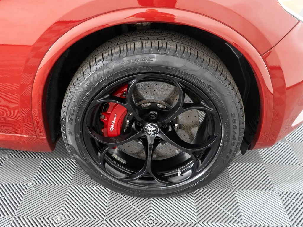 Used 2018 Red Alfa Romeo Quadrifoglio image 32