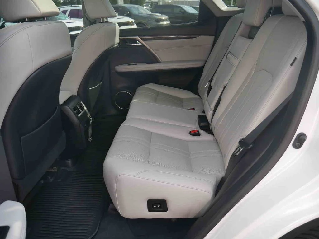 Used 2022 White Lexus 450h image 13