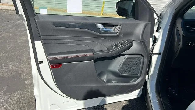 New 2025 Star White Metallic Tri-coat Ford ST-Line image 32