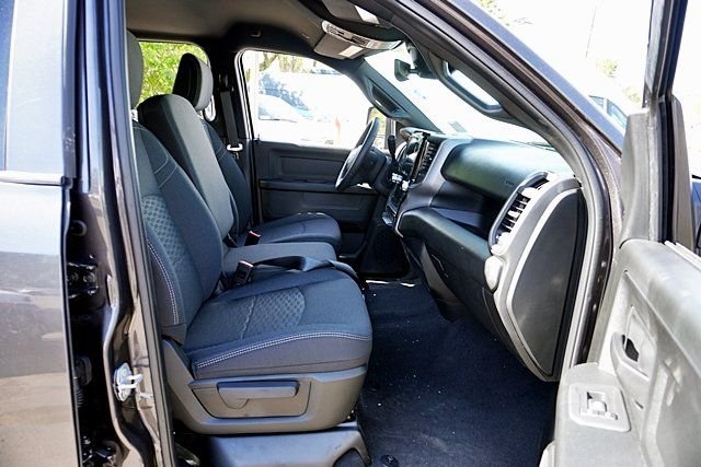 New 2026 Granite Crystal Metallic Clear-Coat Exterior Paint RAM Tradesman image 15