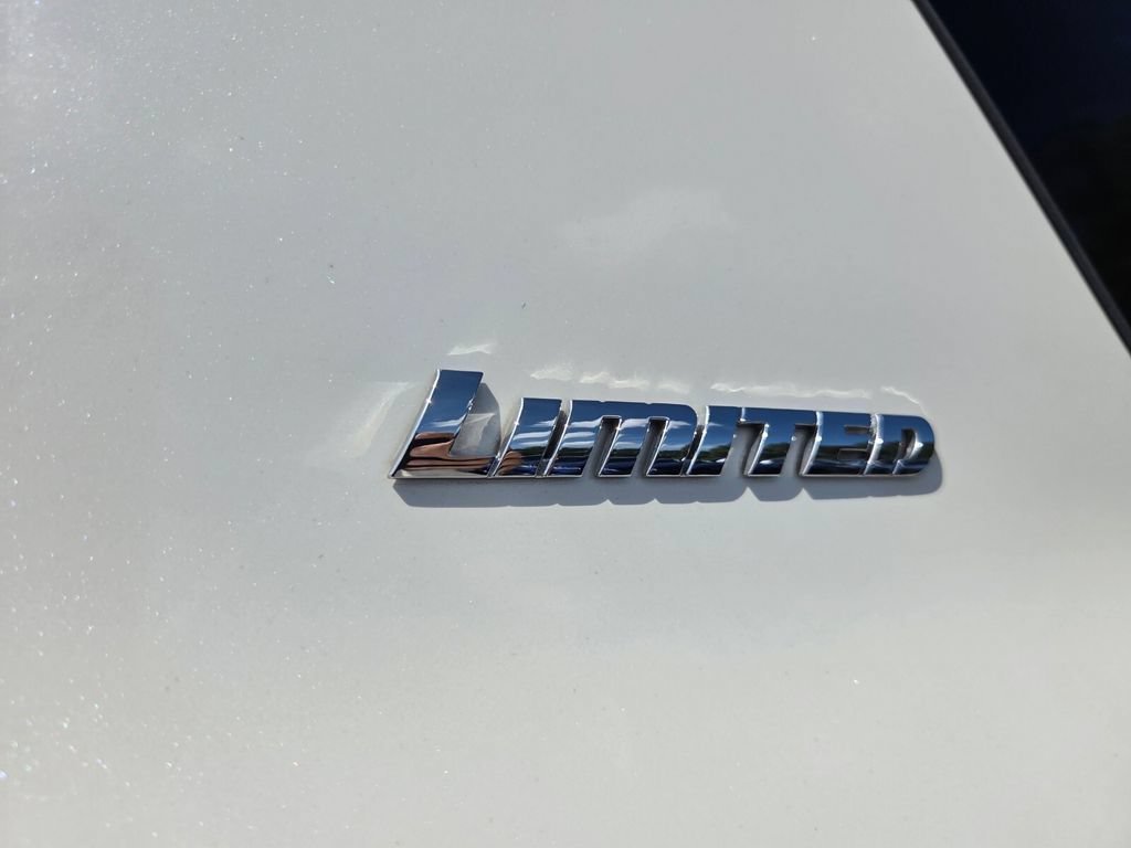 Used 2020 Blizzard Pearl Toyota Limited image 14