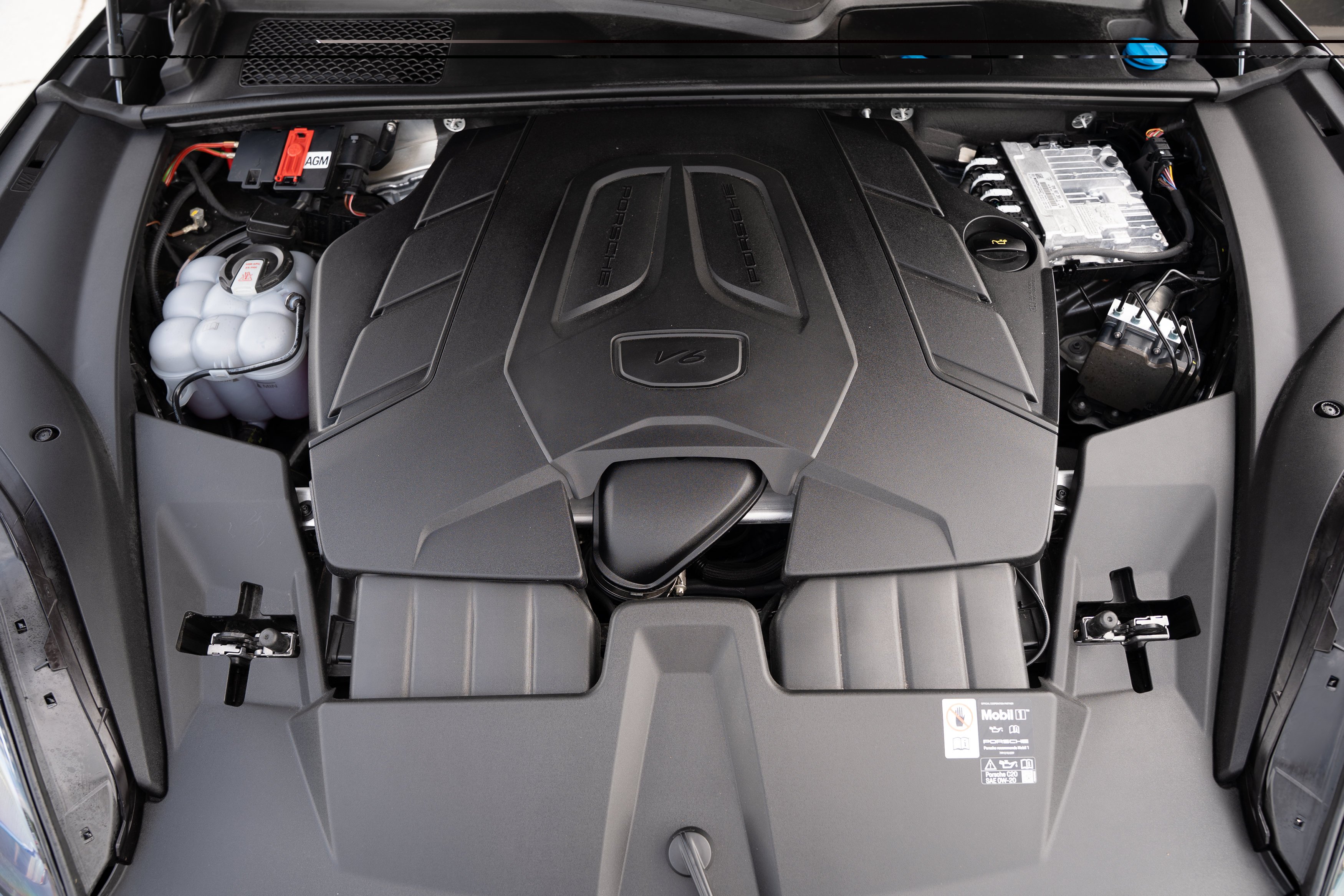 Used 2025 Arctic Gray Porsche Base image 36