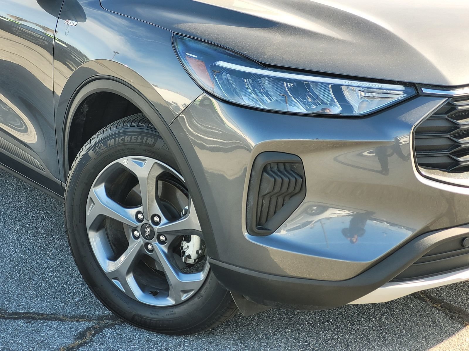 2025 Ford Escape ST-Line photo 3