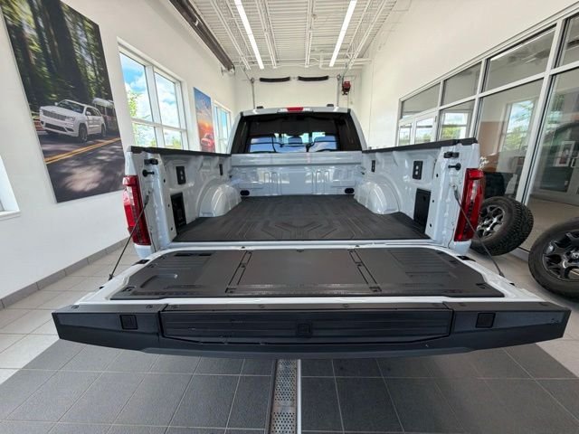 New 2026 Avalanche Ford XLT image 13