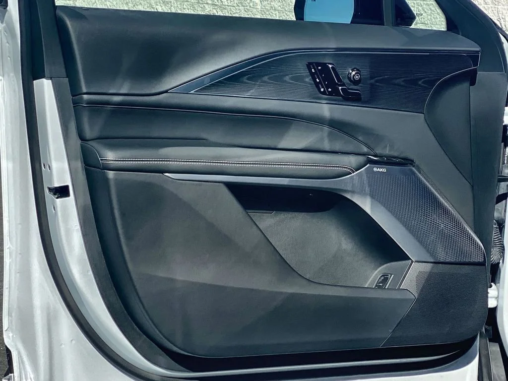 2026 Cadillac LYRIQ V - Photo 23