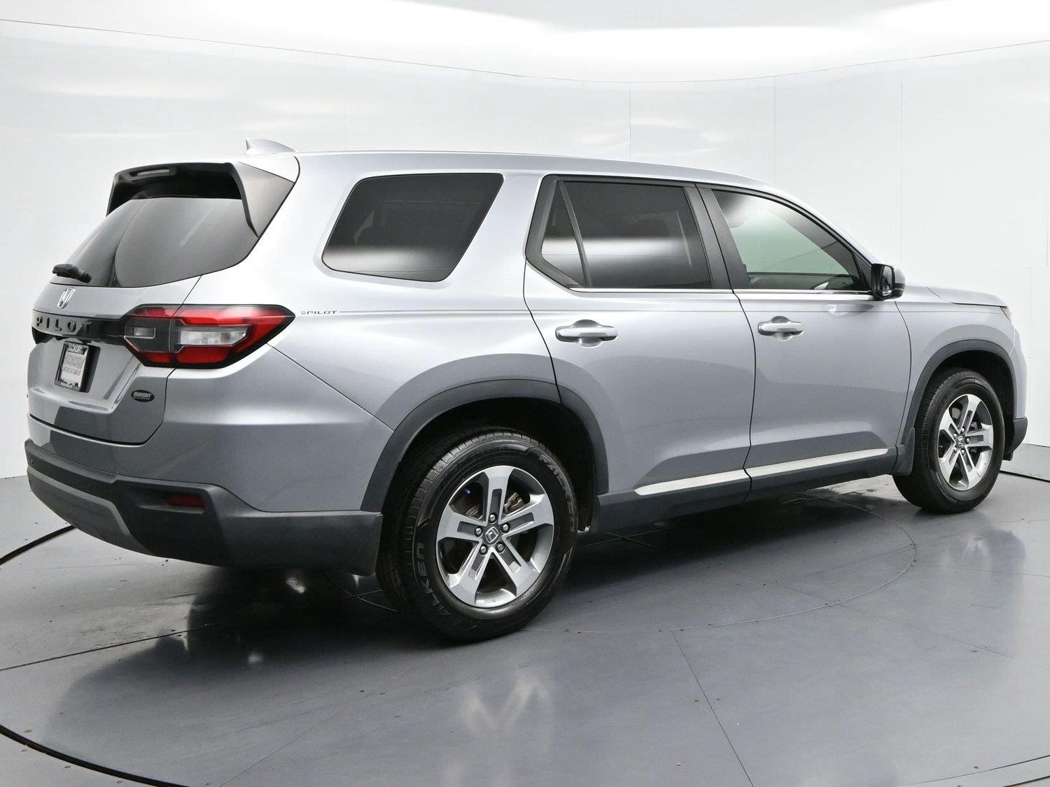 Used 2024 Lunar Silver Metallic Honda EX-L image 7
