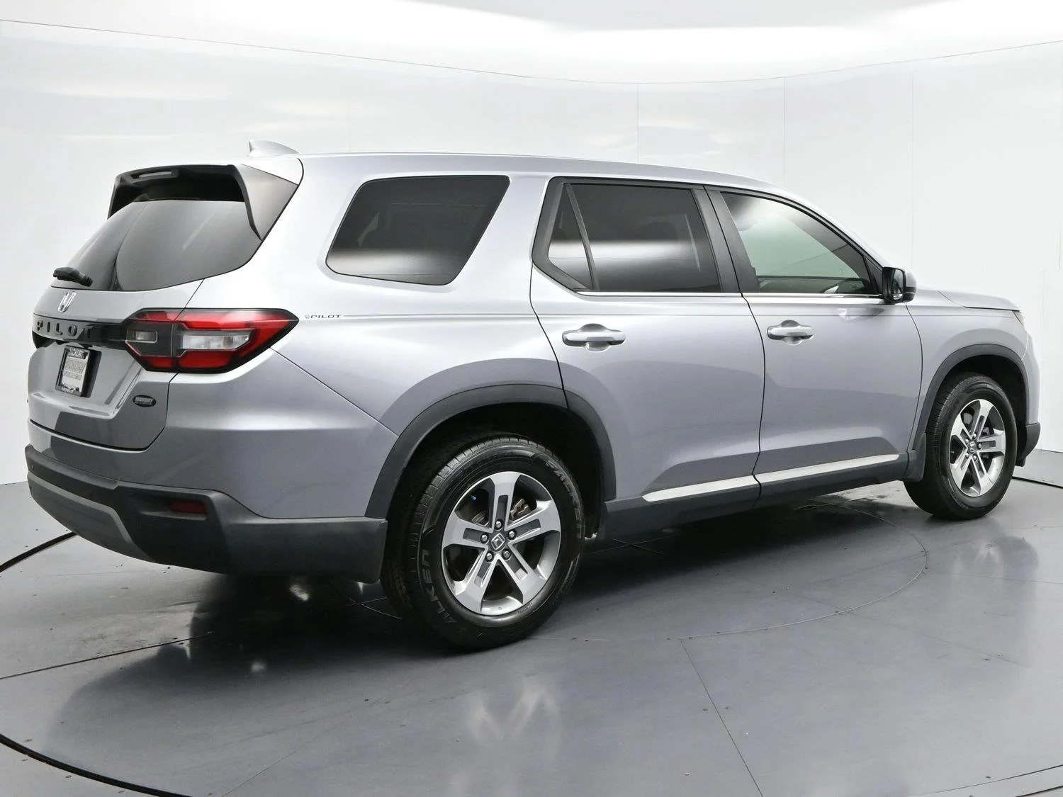 Used 2024 Lunar Silver Metallic Honda EX-L image 7