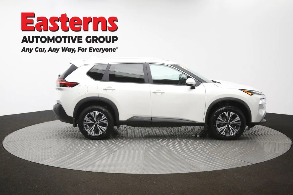 Used 2023 White Nissan SV image 47
