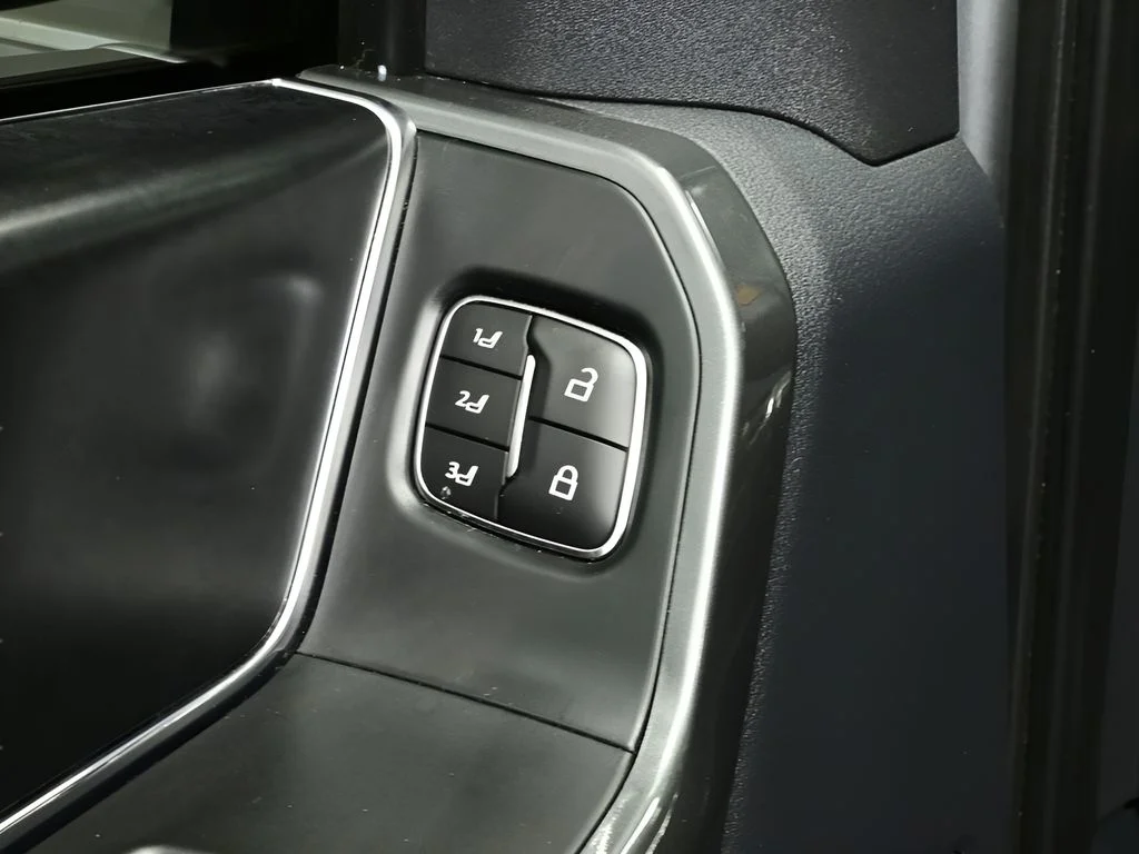 Used 2023 Iconic Silver Metallic Ford Tremor image 21