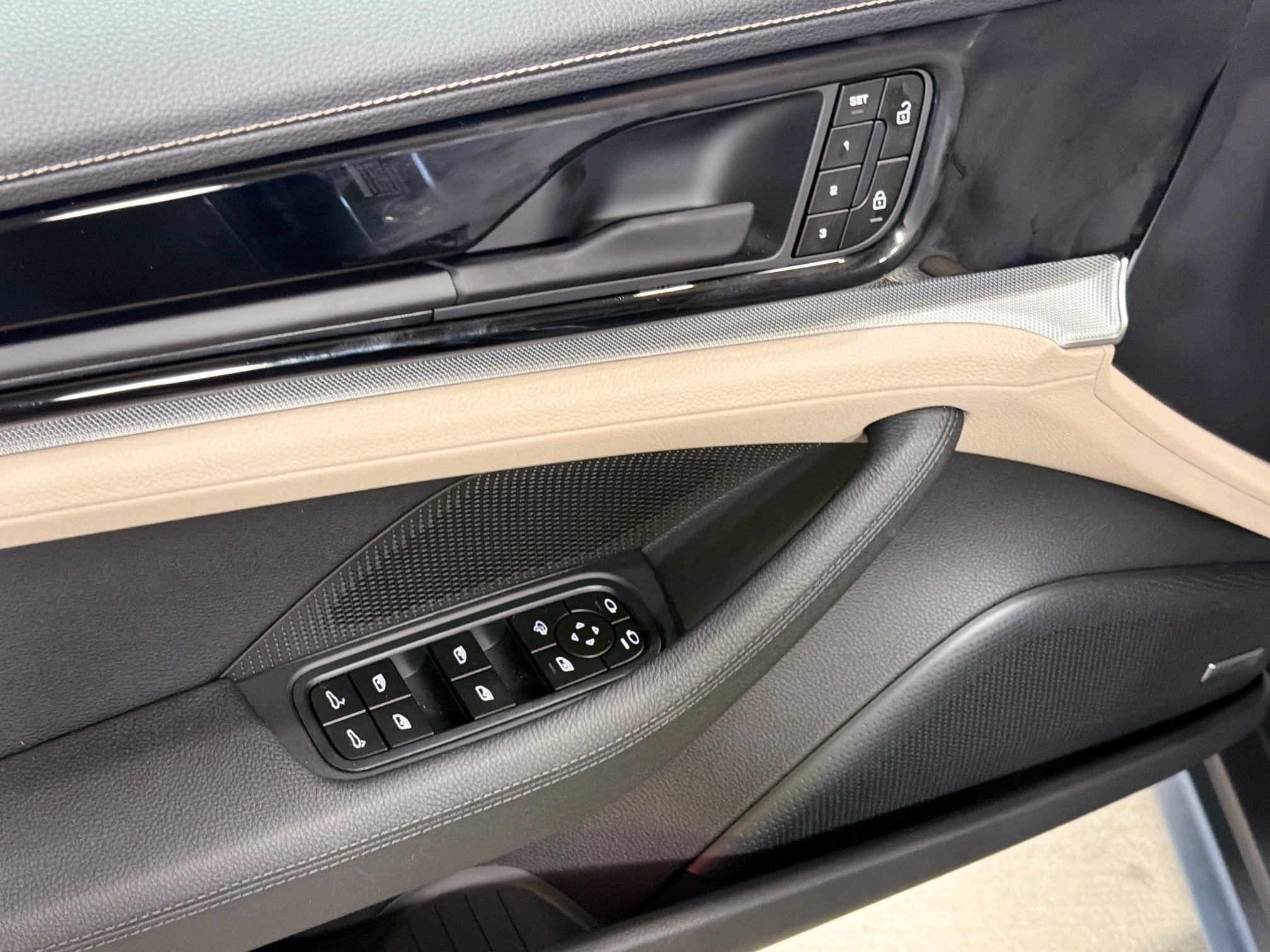 New 2026 Aventurine Green Metallic Porsche  image 23