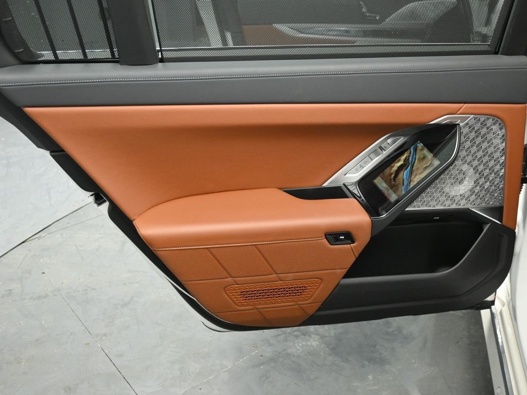 2023 BMW I7 - Image 22