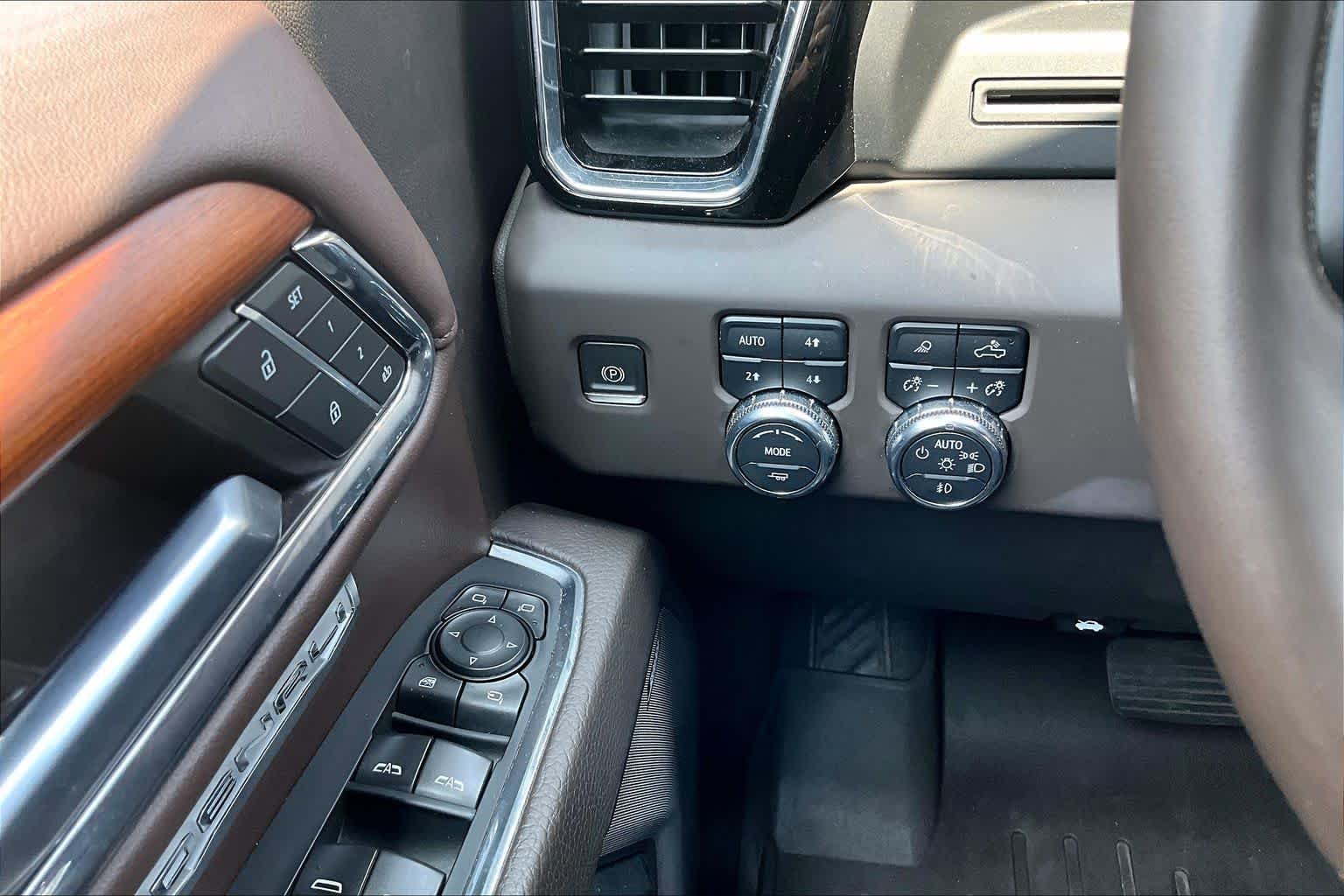 Used 2023 Pacific Blue Metallic GMC Denali image 33