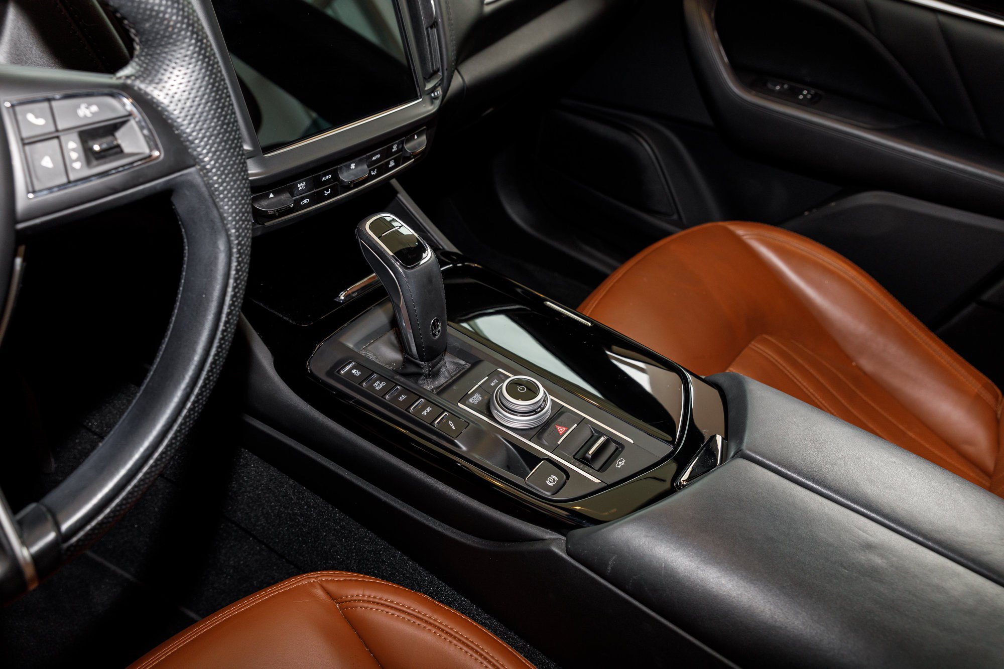 Used 2023 Bianco Maserati GT image 25