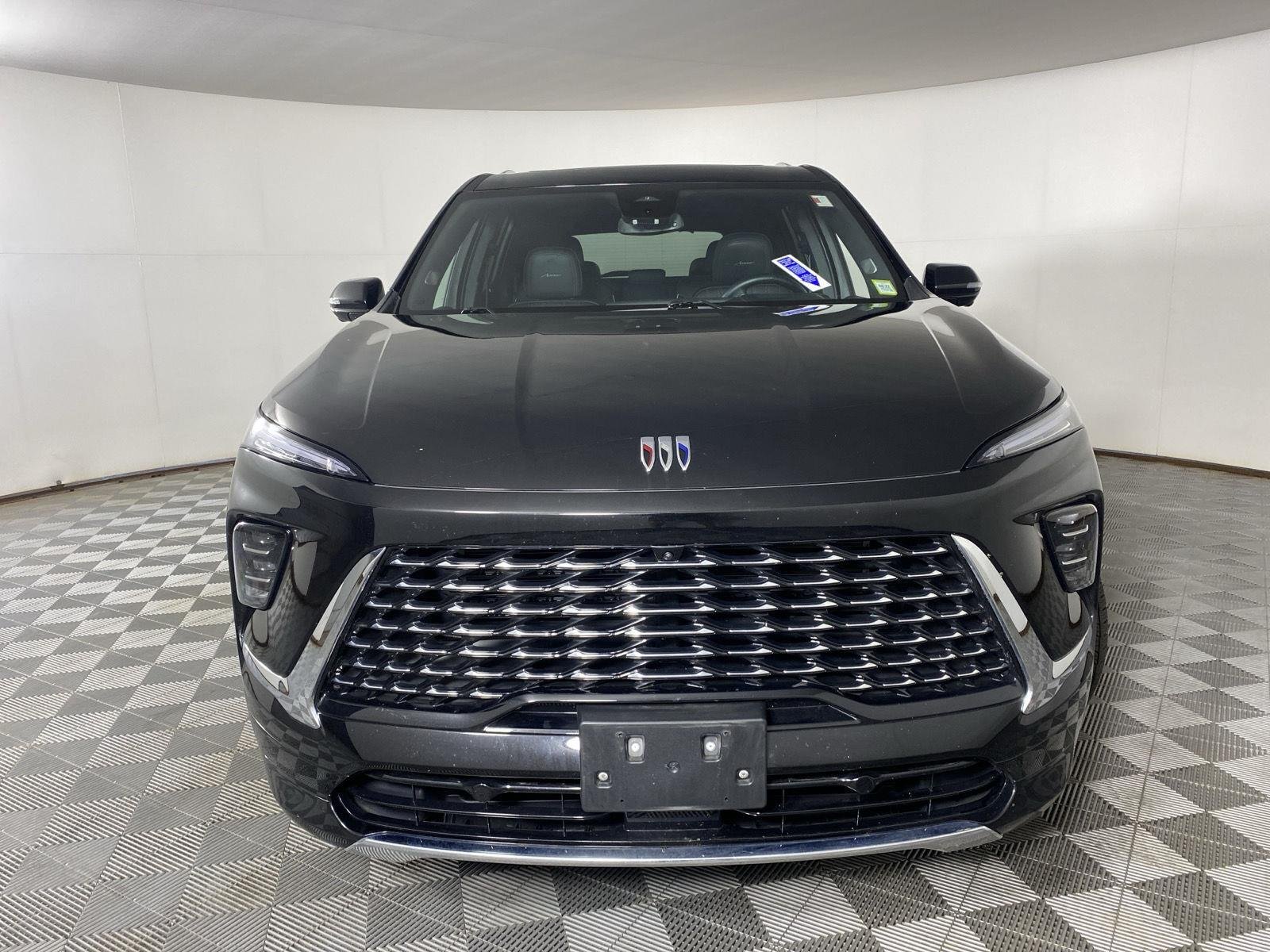 Used 2025 Ebony Twilight Metallic Buick Avenir image 3
