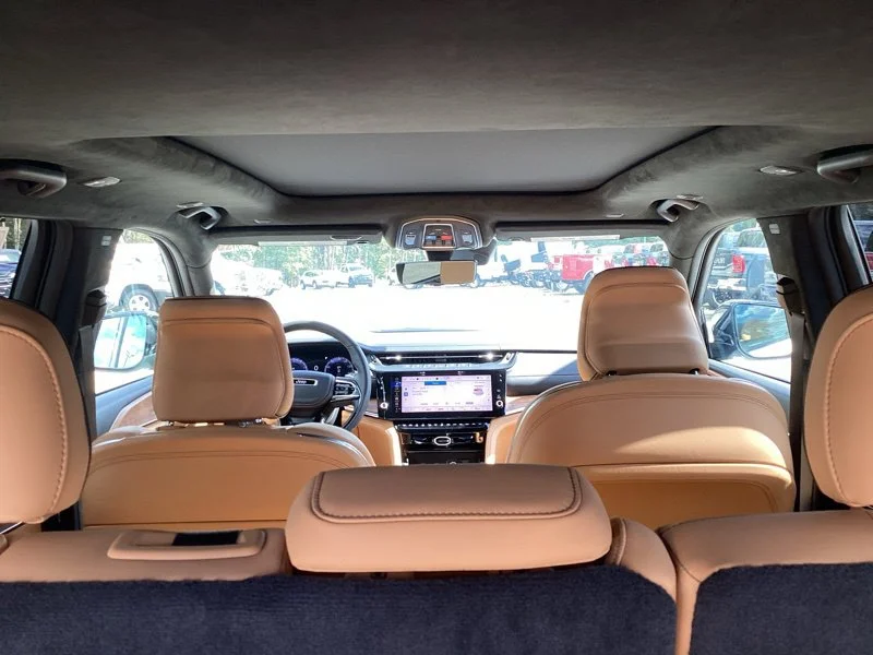 New 2027 Bright White Clearcoat Jeep Summit image 15