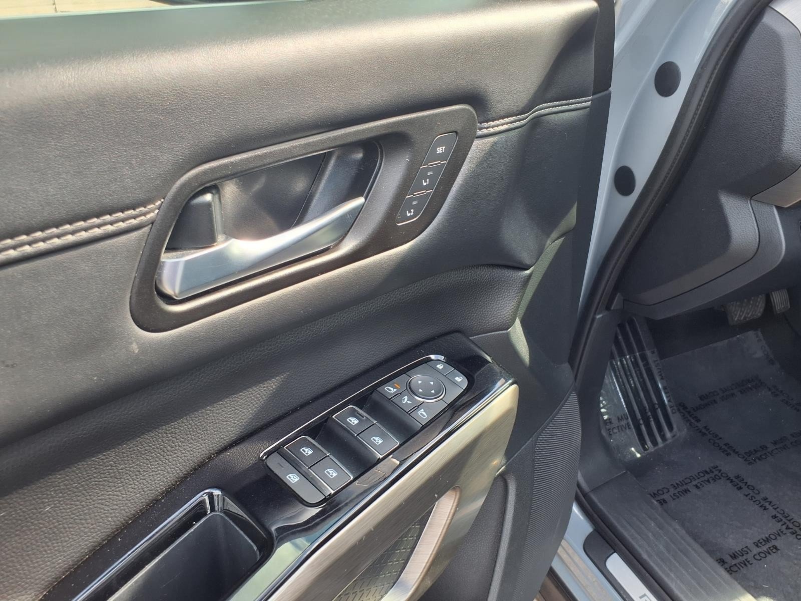 2023 Nissan Pathfinder Platinum Gray at Robbins Nissan