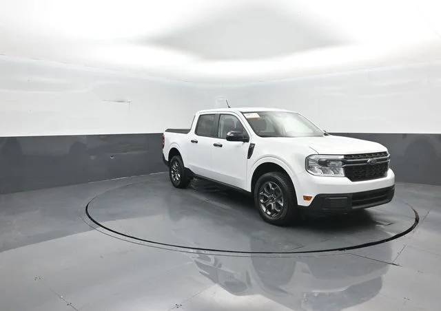 Used 2024 White Ford XLT image 2