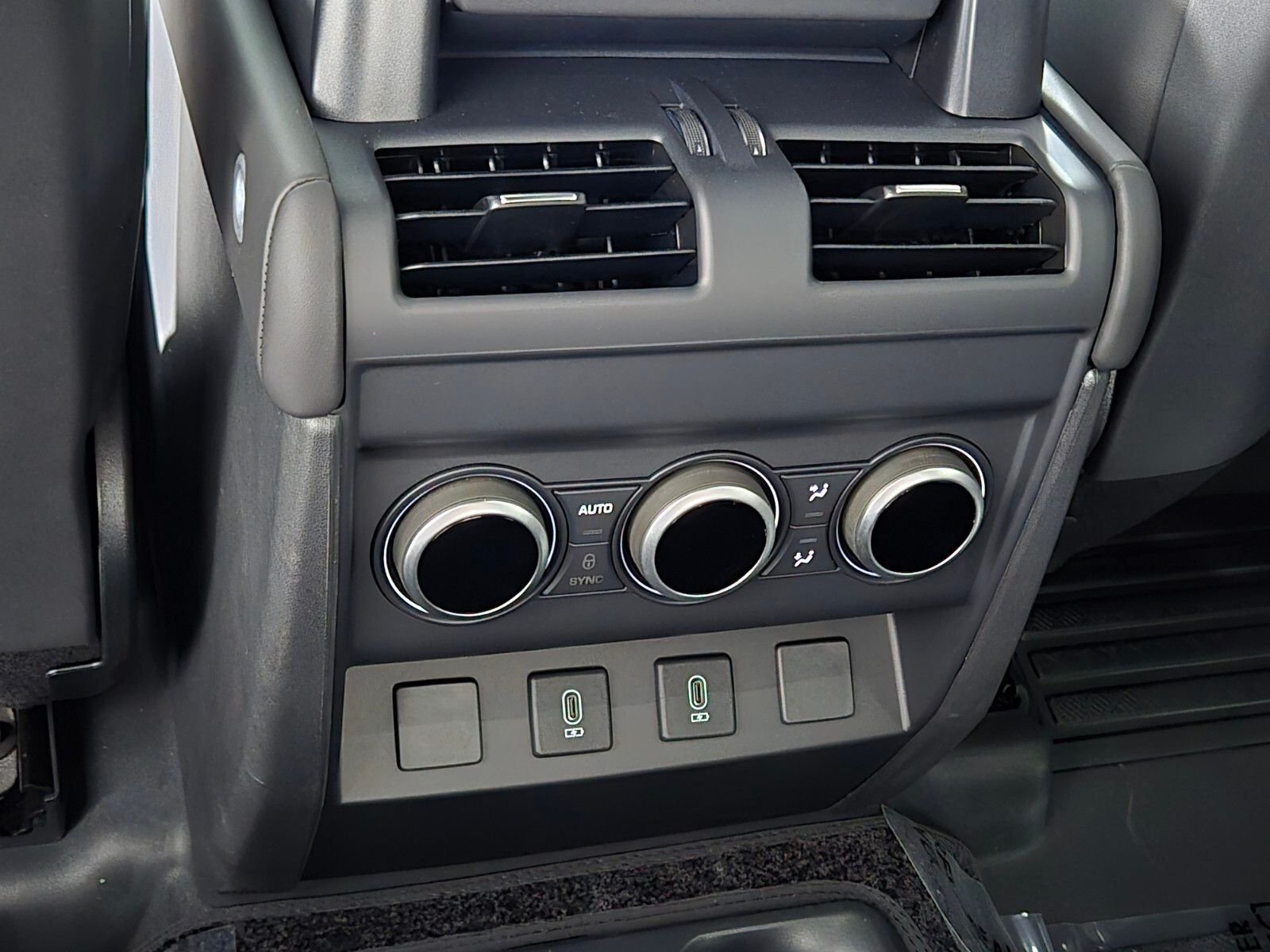 New 2026 Sedona Red Land Rover X-Dynamic SE image 14