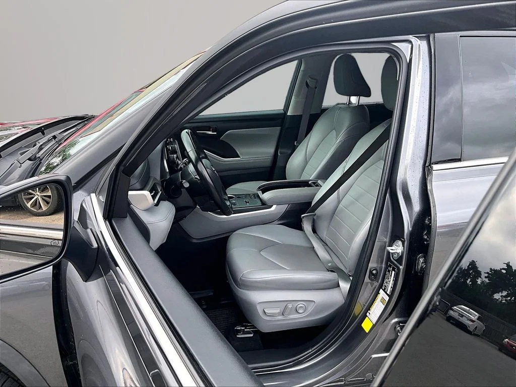 Used 2022 Gray Toyota XLE image 26