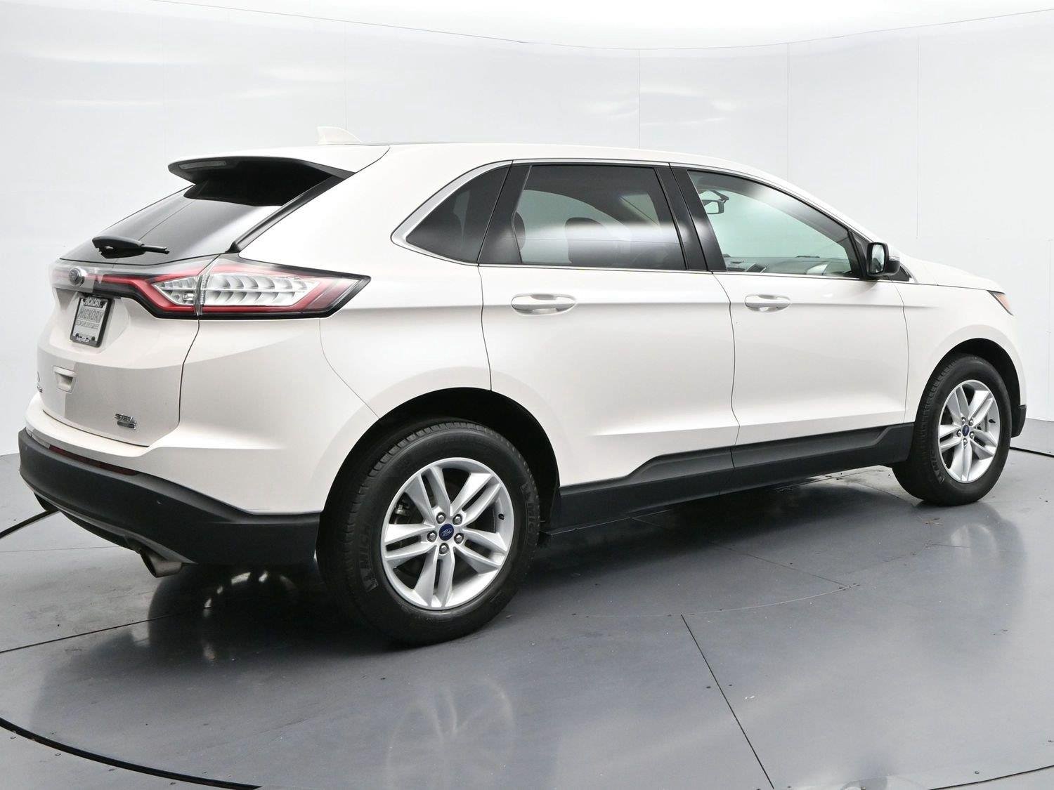 Used 2017 White Platinum Metallic Tri-Coat Ford SEL image 7