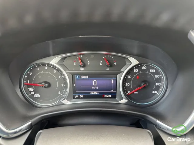 Used 2022 Silver Ice Metallic Chevrolet LT image 32