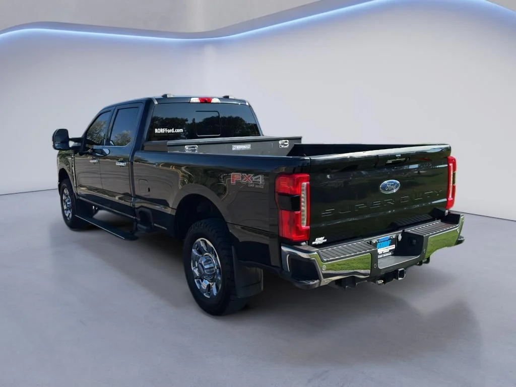 Used 2023 Agate Black Metallic Ford LARIAT image 3