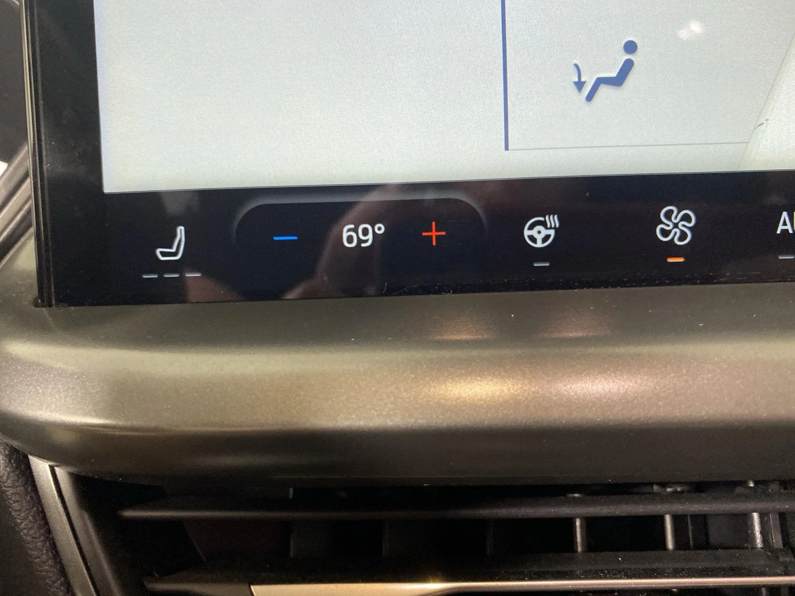 Used 2023 Vapor Blue Ford Active image 23