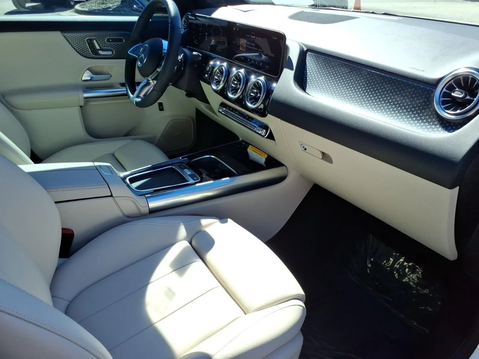 Certified Used 2026 Polar White Mercedes-Benz GLA 250 image 24