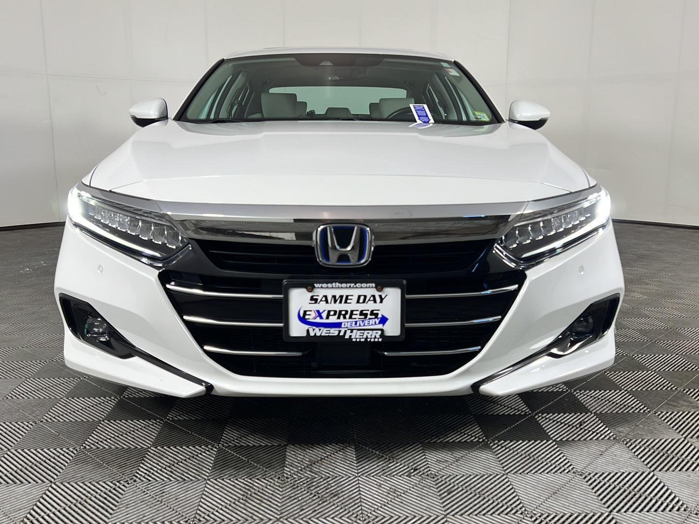 Used 2021 Platinum White Pearl Honda EX-L image 14