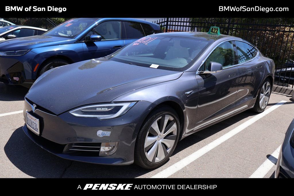 Used 2021  Tesla Long Range image 1